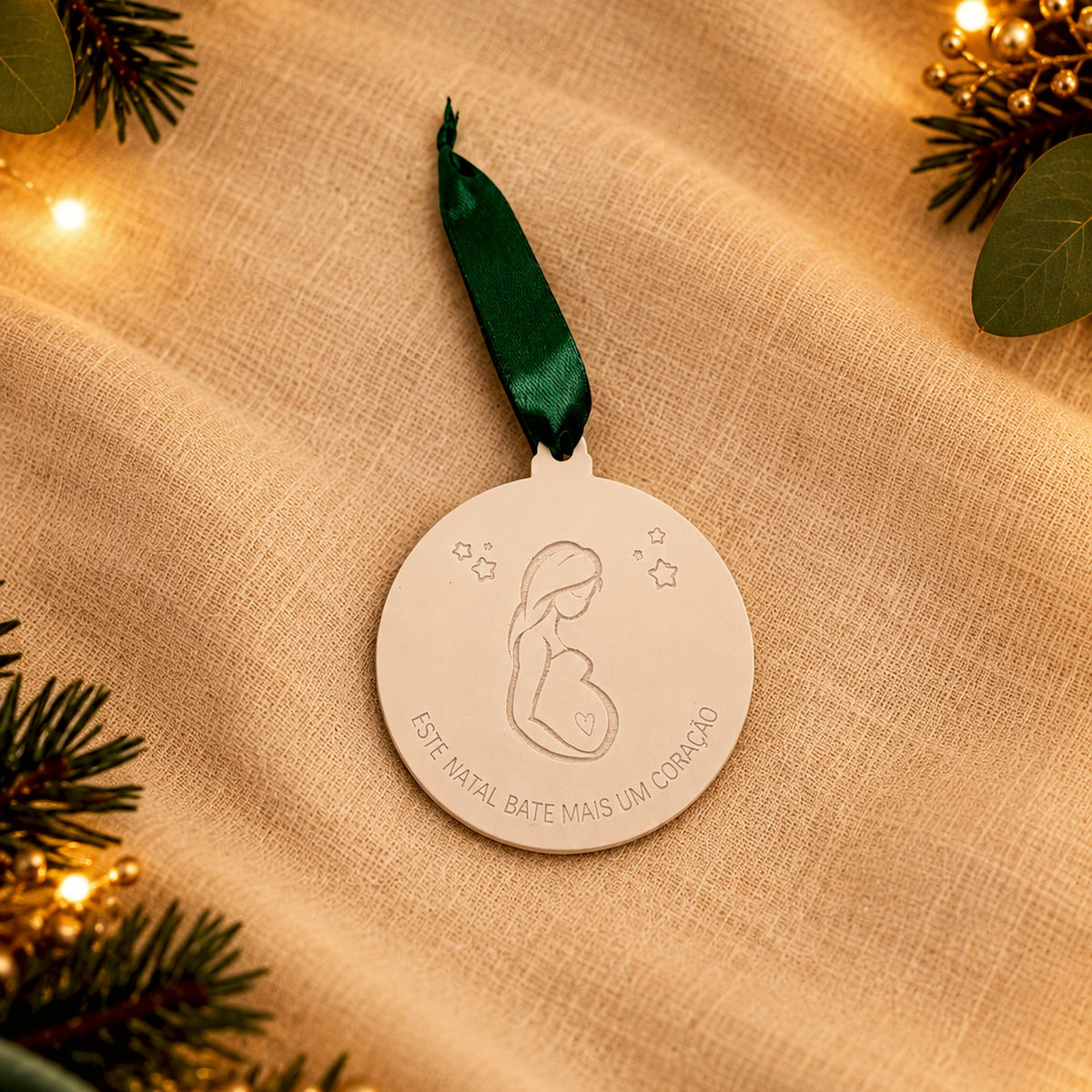 Pendente de Natal para celebrar uma nova vida em cenário festivo
