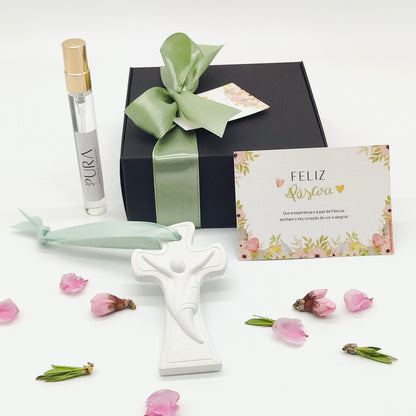 Coffret Pendente Cristo Estilizado + Fragrância para Cerâmica Perfumada