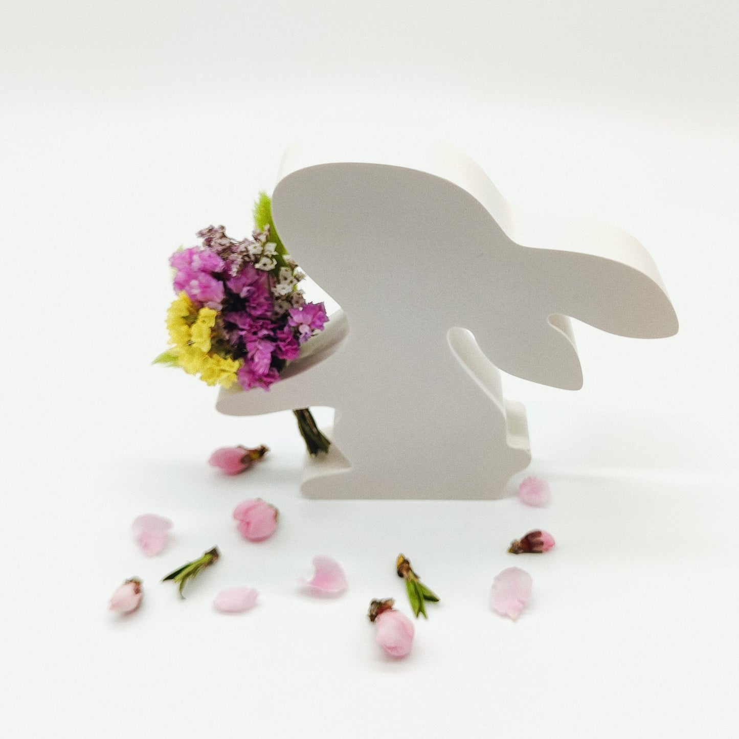 Coelho com Ramo Floral