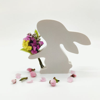 Coelho com Ramo Floral