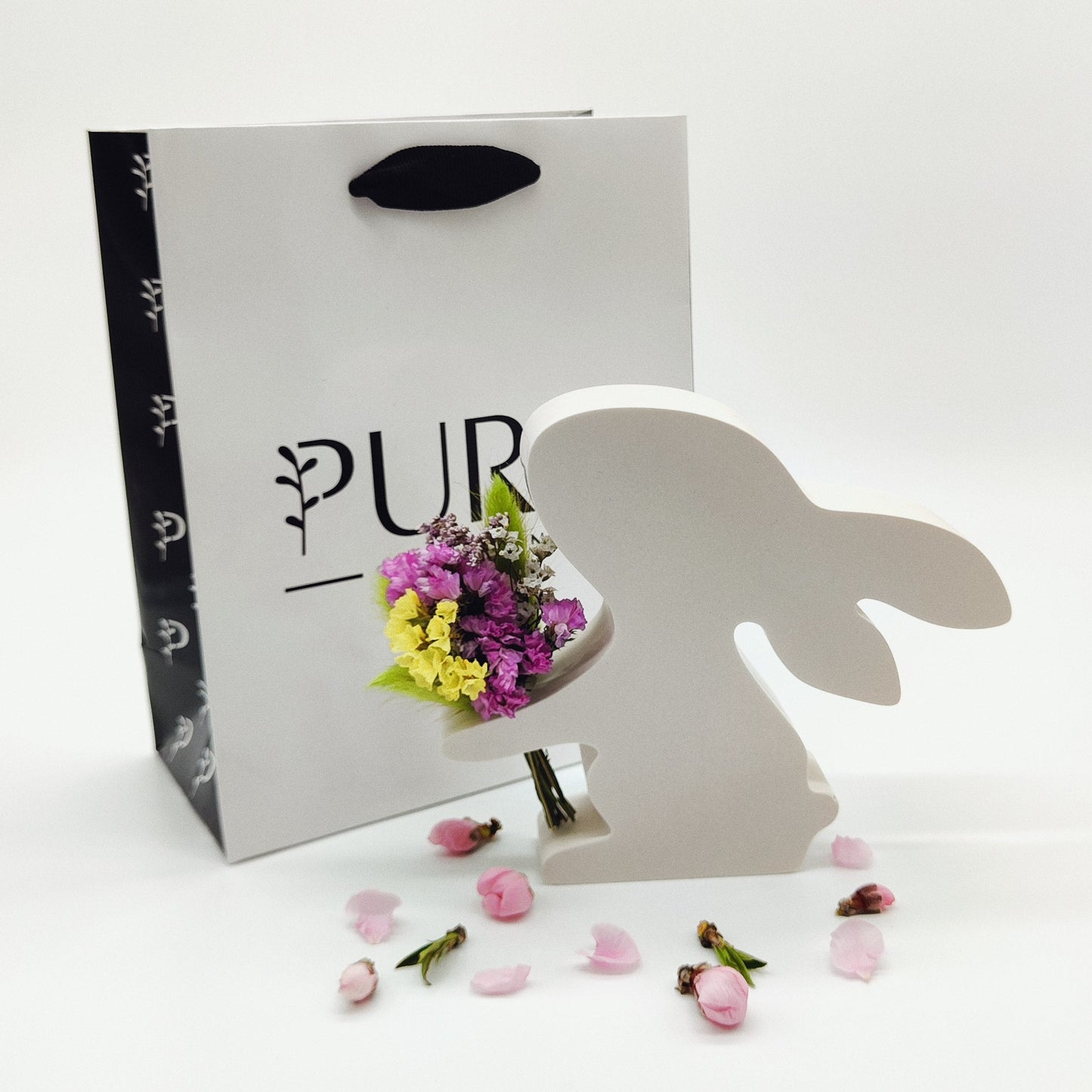 Coelho com Ramo Floral